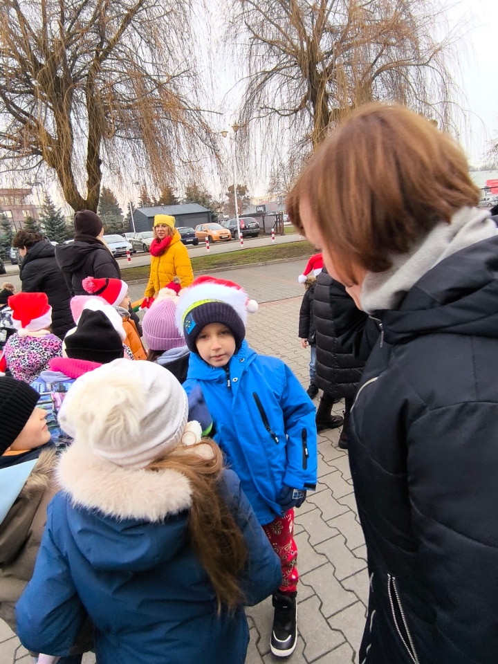 Niech słodka gwiazdka zaświeci PM nr 8 z akcją charytatywną dla potrzebujących [17.12.2025] - zdjęcie #25 - eOstroleka.pl