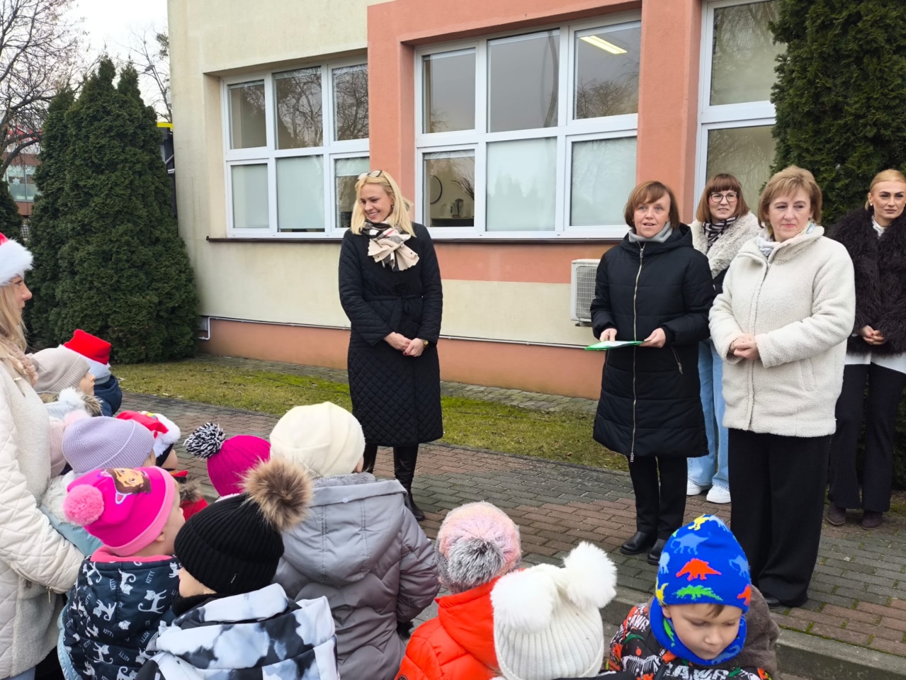 Niech słodka gwiazdka zaświeci PM nr 8 z akcją charytatywną dla potrzebujących [17.12.2025] - zdjęcie #19 - eOstroleka.pl