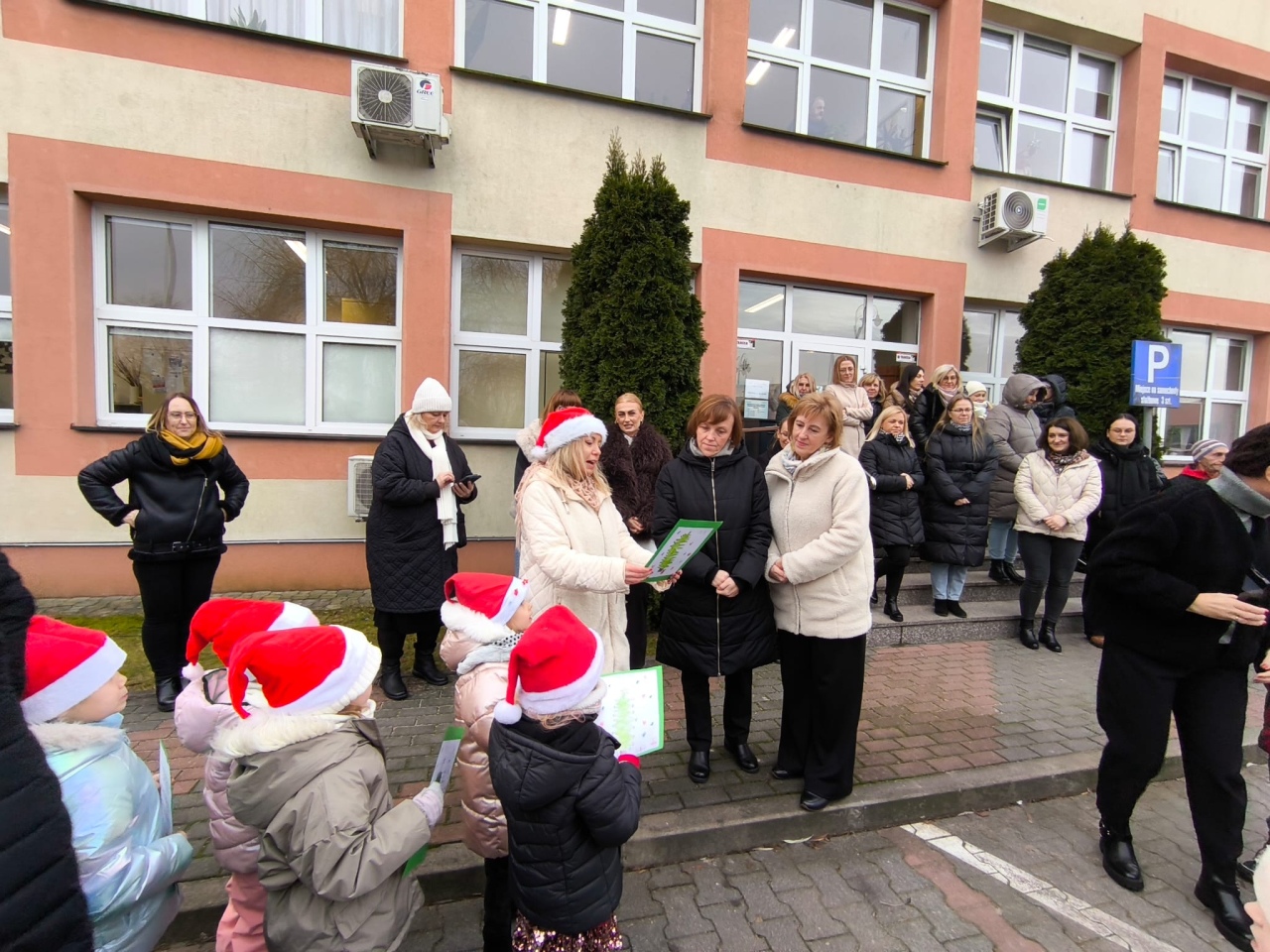 Niech słodka gwiazdka zaświeci PM nr 8 z akcją charytatywną dla potrzebujących [17.12.2025] - zdjęcie #10 - eOstroleka.pl