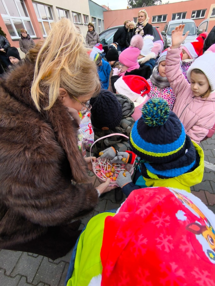 Niech słodka gwiazdka zaświeci PM nr 8 z akcją charytatywną dla potrzebujących [17.12.2025] - zdjęcie #7 - eOstroleka.pl