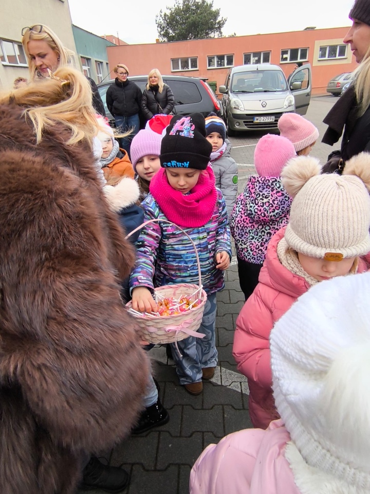 Niech słodka gwiazdka zaświeci PM nr 8 z akcją charytatywną dla potrzebujących [17.12.2025] - zdjęcie #12 - eOstroleka.pl