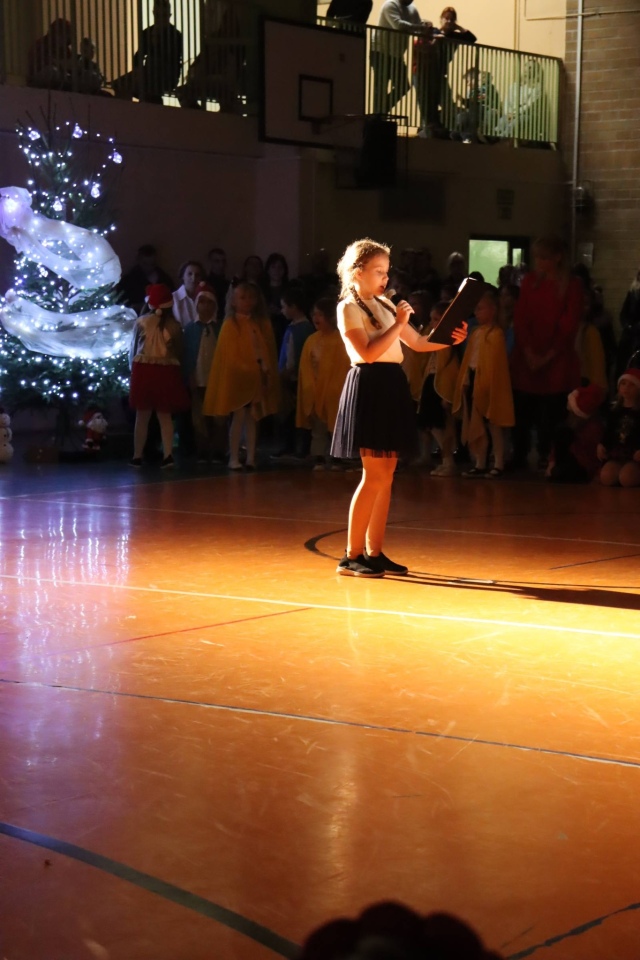 Kiermasz bożonarodzeniowy w Szkole Podstawowej nr 5 [18.12.2025] - zdjęcie #26 - eOstroleka.pl