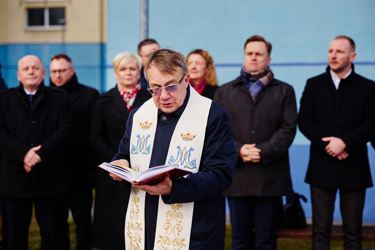 Uroczyste przekazanie radiowozów ostrołęckiej policji [18.12.2025] - zdjęcie #8 - eOstroleka.pl
