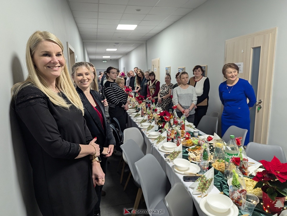 Wigilijne spotkanie w Spółdzielni Socjalnej Samodzielność-Praca-Aktywność [19.12.2025] - zdjęcie #25 - eOstroleka.pl