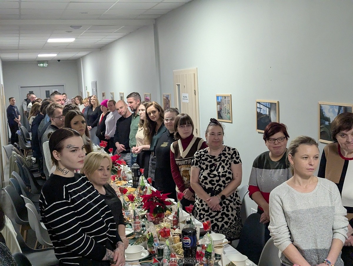 Wigilijne spotkanie w Spółdzielni Socjalnej Samodzielność-Praca-Aktywność [19.12.2025] - zdjęcie #21 - eOstroleka.pl