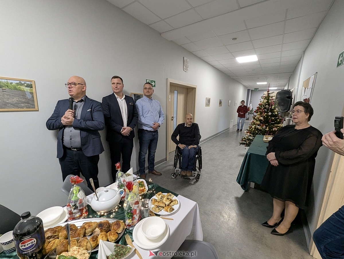 Wigilijne spotkanie w Spółdzielni Socjalnej Samodzielność-Praca-Aktywność [19.12.2025] - zdjęcie #18 - eOstroleka.pl