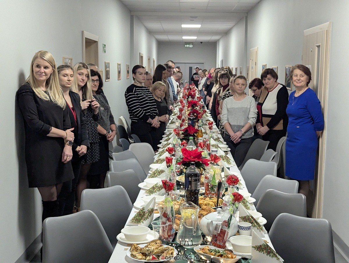 Wigilijne spotkanie w Spółdzielni Socjalnej Samodzielność-Praca-Aktywność [19.12.2025] - zdjęcie #16 - eOstroleka.pl