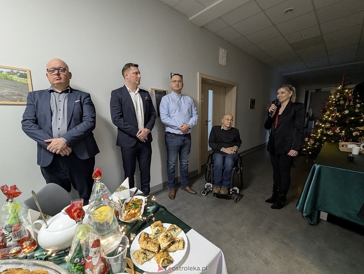 Wigilijne spotkanie w Spółdzielni Socjalnej Samodzielność-Praca-Aktywność [19.12.2025] - zdjęcie #4 - eOstroleka.pl