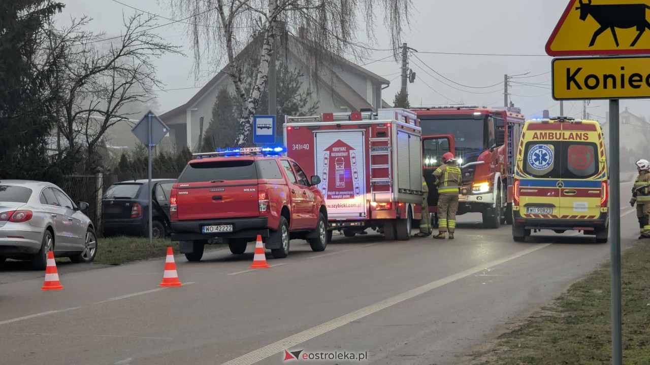 Wypadek na Ostrołęckiej w Łęgu Przedmiejskim [19.12.2025] - zdjęcie #7 - eOstroleka.pl