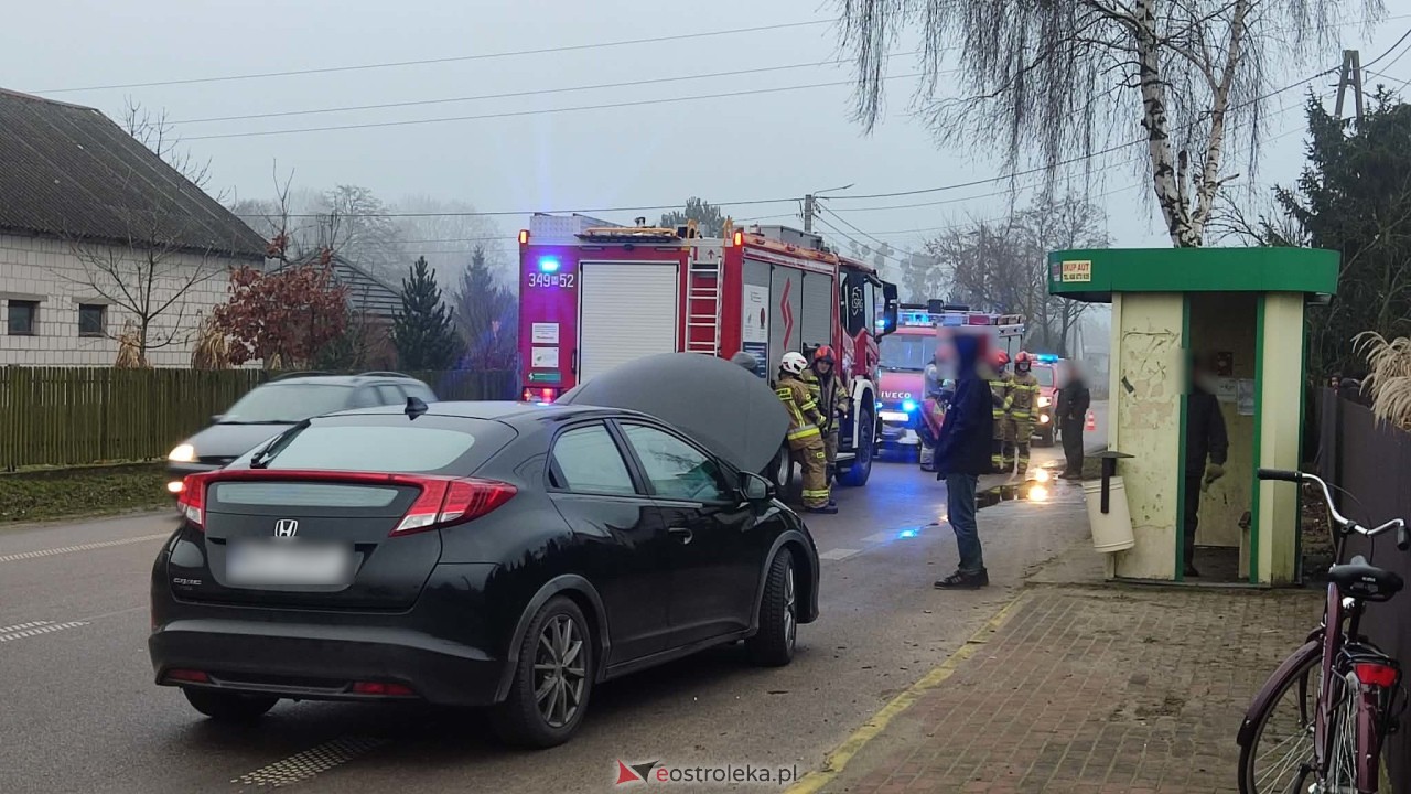Wypadek na Ostrołęckiej w Łęgu Przedmiejskim [19.12.2025] - zdjęcie #6 - eOstroleka.pl