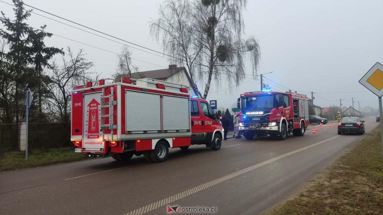 Wypadek na Ostrołęckiej w Łęgu Przedmiejskim [19.12.2025] - zdjęcie #1 - eOstroleka.pl