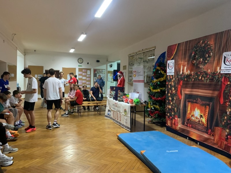 Mikołajki na sportowo 2025 z UKS Clan Ostrołęka - zdjęcie #8 - eOstroleka.pl