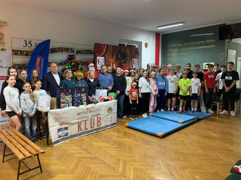 Mikołajki na sportowo 2025 z UKS Clan Ostrołęka - zdjęcie #5 - eOstroleka.pl