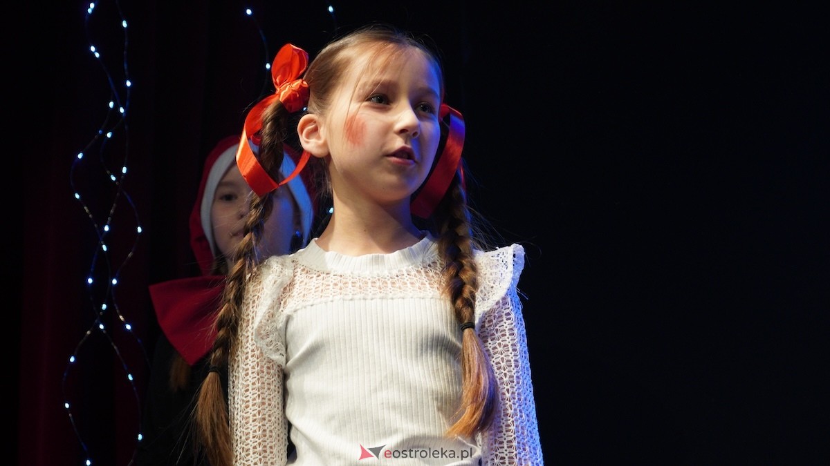 Dziecięcy Teatr Amatorski Niewidzialni ze spektaklem Święta u Grincha [19.12.2025] - zdjęcie #57 - eOstroleka.pl
