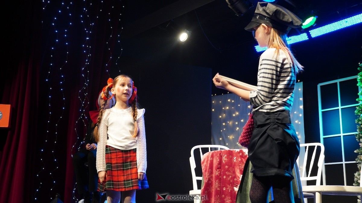 Dziecięcy Teatr Amatorski Niewidzialni ze spektaklem Święta u Grincha [19.12.2025] - zdjęcie #55 - eOstroleka.pl