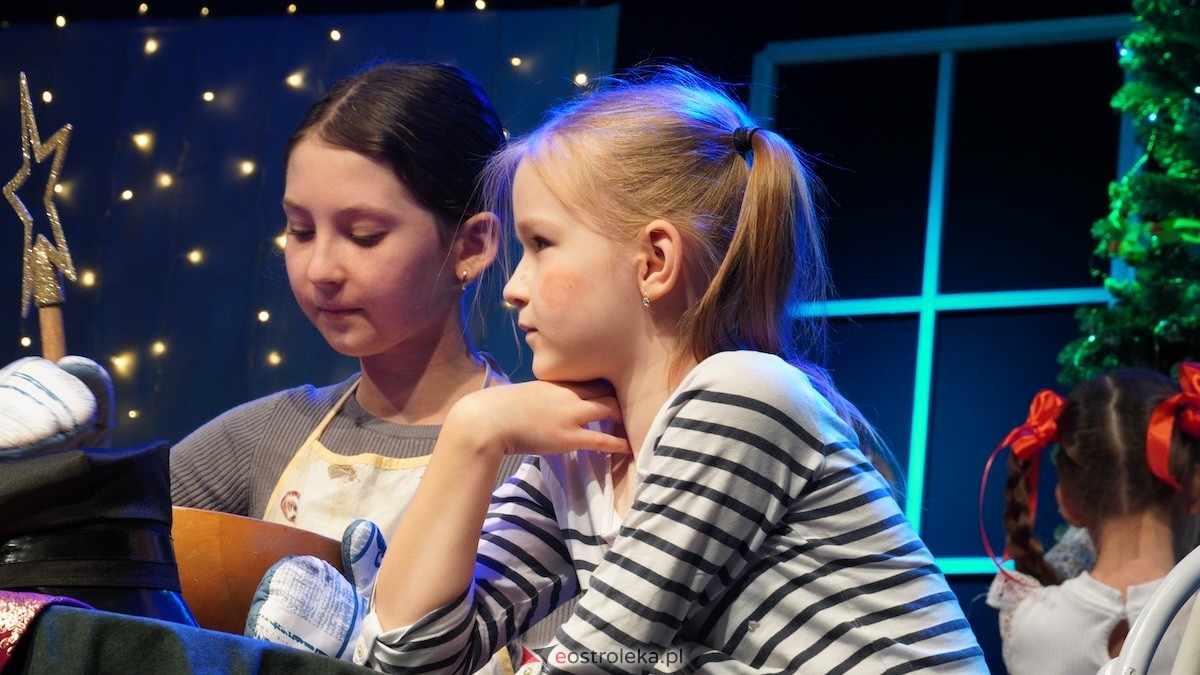 Dziecięcy Teatr Amatorski Niewidzialni ze spektaklem Święta u Grincha [19.12.2025] - zdjęcie #48 - eOstroleka.pl