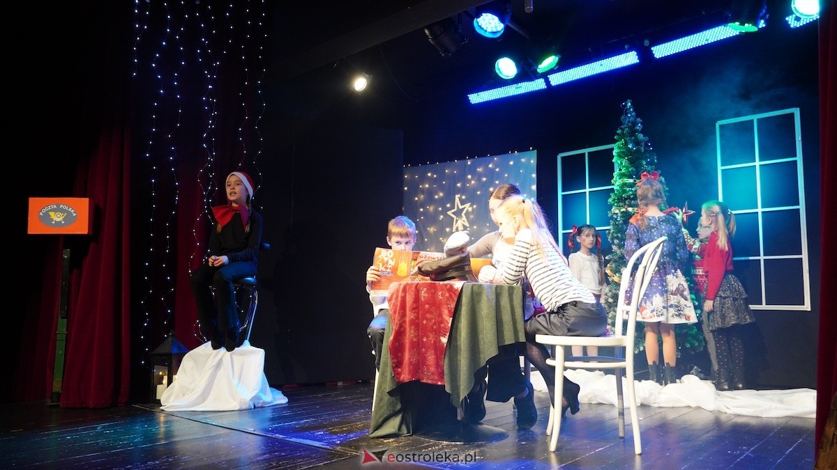 Dziecięcy Teatr Amatorski Niewidzialni ze spektaklem Święta u Grincha [19.12.2025] - zdjęcie #40 - eOstroleka.pl