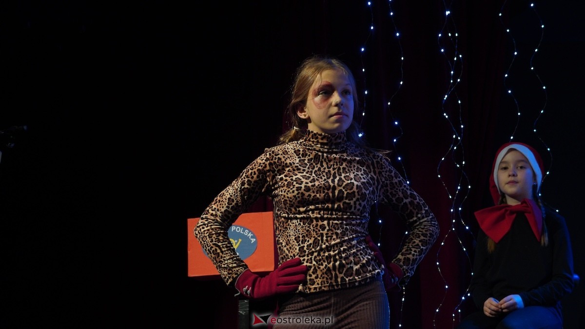 Dziecięcy Teatr Amatorski Niewidzialni ze spektaklem Święta u Grincha [19.12.2025] - zdjęcie #36 - eOstroleka.pl