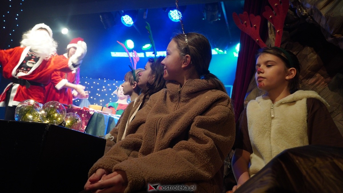 Dziecięcy Teatr Amatorski Niewidzialni ze spektaklem Święta u Grincha [19.12.2025] - zdjęcie #29 - eOstroleka.pl