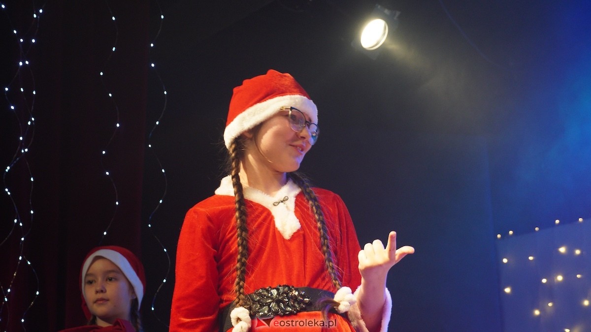 Dziecięcy Teatr Amatorski Niewidzialni ze spektaklem Święta u Grincha [19.12.2025] - zdjęcie #26 - eOstroleka.pl