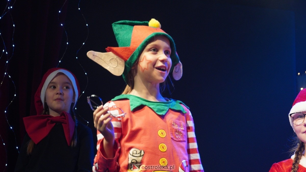 Dziecięcy Teatr Amatorski Niewidzialni ze spektaklem Święta u Grincha [19.12.2025] - zdjęcie #24 - eOstroleka.pl