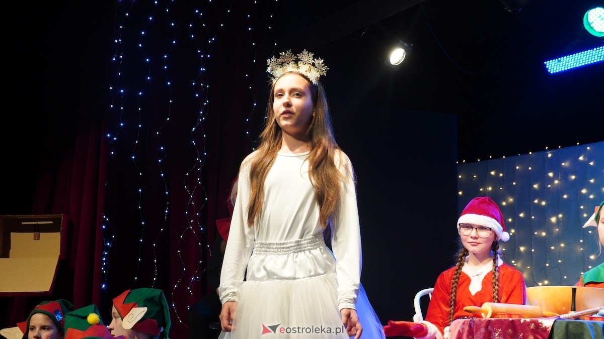 Dziecięcy Teatr Amatorski Niewidzialni ze spektaklem Święta u Grincha [19.12.2025] - zdjęcie #17 - eOstroleka.pl