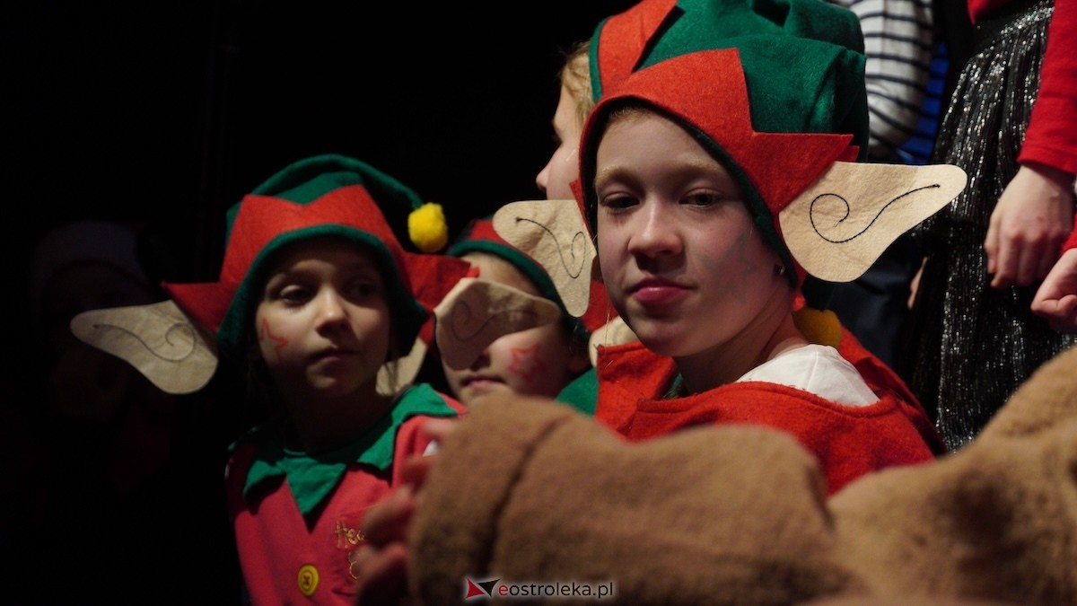 Dziecięcy Teatr Amatorski Niewidzialni ze spektaklem Święta u Grincha [19.12.2025] - zdjęcie #3 - eOstroleka.pl