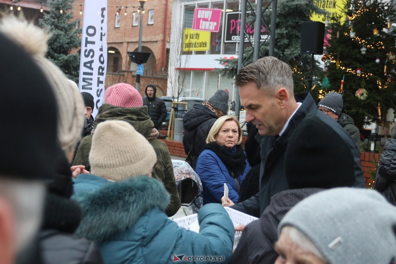 Wigilia miejska 2025 w Ostrołęce [20.12.2025] - zdjęcie #37 - eOstroleka.pl