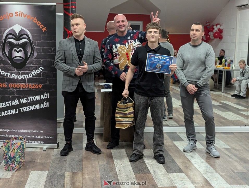 Świąteczne spotkanie Victorii [20.12.2025] - zdjęcie #7 - eOstroleka.pl