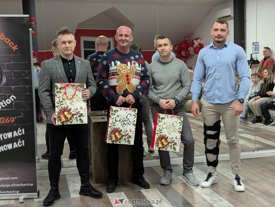 Świąteczne spotkanie Victorii [20.12.2025] - zdjęcie #2 - eOstroleka.pl