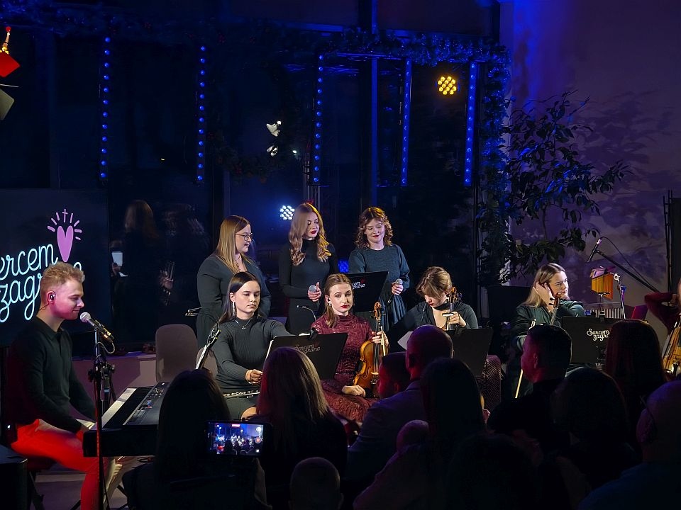 Koncert Zespołu Sercem zagrane w Laskowcu [20.12.2025] - zdjęcie #16 - eOstroleka.pl