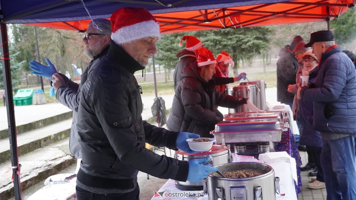 Wigilia osiedla Parkowe w Ostrołęce [21.12.2025] - zdjęcie #44 - eOstroleka.pl