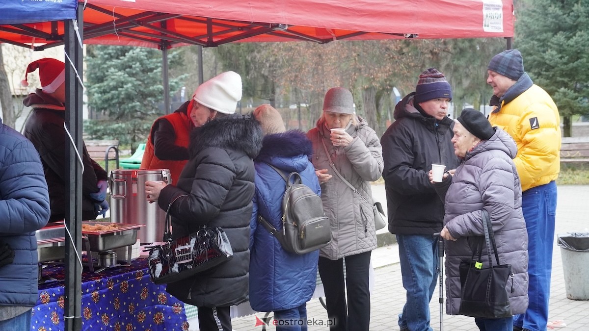 Wigilia osiedla Parkowe w Ostrołęce [21.12.2025] - zdjęcie #41 - eOstroleka.pl
