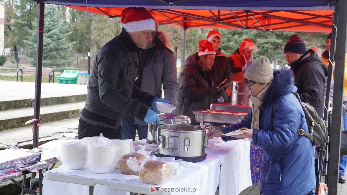 Wigilia osiedla Parkowe w Ostrołęce [21.12.2025] - zdjęcie #37 - eOstroleka.pl