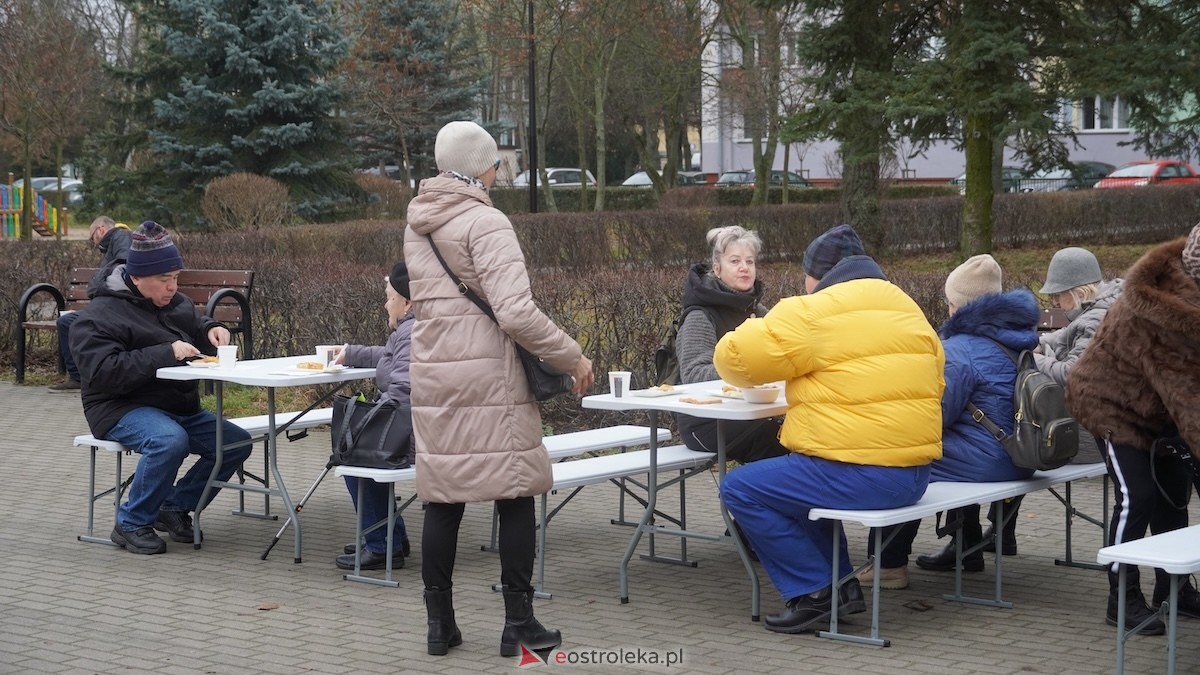 Wigilia osiedla Parkowe w Ostrołęce [21.12.2025] - zdjęcie #31 - eOstroleka.pl