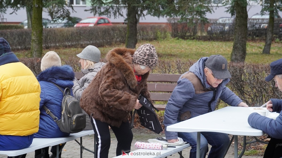 Wigilia osiedla Parkowe w Ostrołęce [21.12.2025] - zdjęcie #30 - eOstroleka.pl