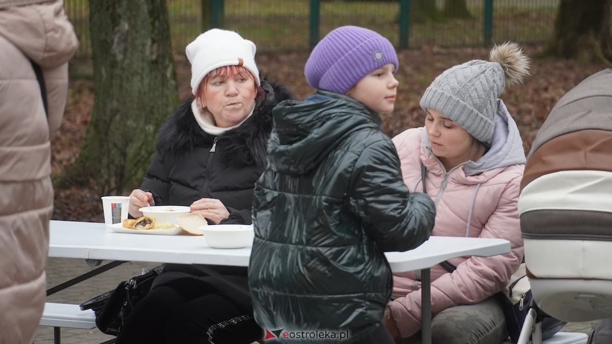 Wigilia osiedla Parkowe w Ostrołęce [21.12.2025] - zdjęcie #19 - eOstroleka.pl