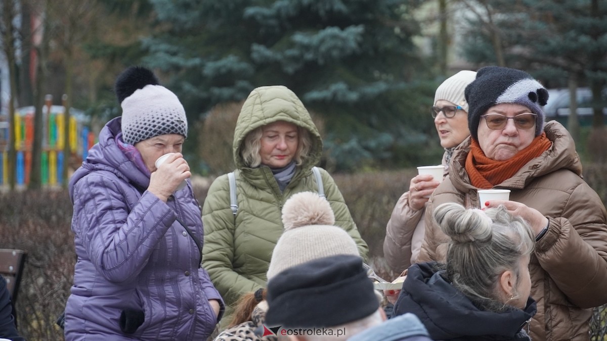 Wigilia osiedla Parkowe w Ostrołęce [21.12.2025] - zdjęcie #16 - eOstroleka.pl