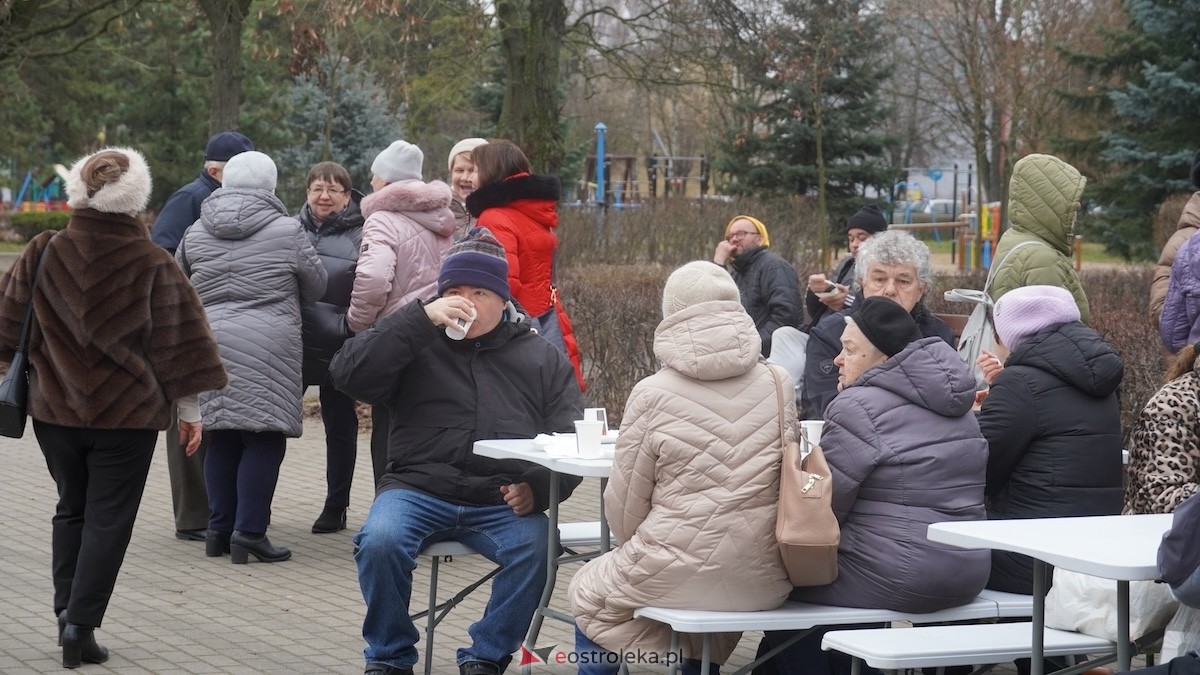Wigilia osiedla Parkowe w Ostrołęce [21.12.2025] - zdjęcie #13 - eOstroleka.pl