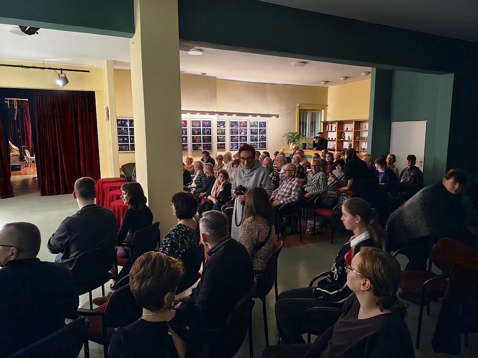 Koncert Grudniowa Kolęda w ostrołęckim Klubie Oczko[21.12.2025] - zdjęcie #27 - eOstroleka.pl