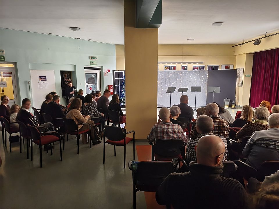 Koncert Grudniowa Kolęda w ostrołęckim Klubie Oczko[21.12.2025] - zdjęcie #23 - eOstroleka.pl
