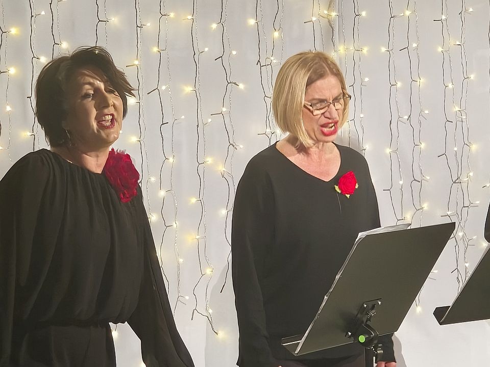 Koncert Grudniowa Kolęda w ostrołęckim Klubie Oczko[21.12.2025] - zdjęcie #11 - eOstroleka.pl