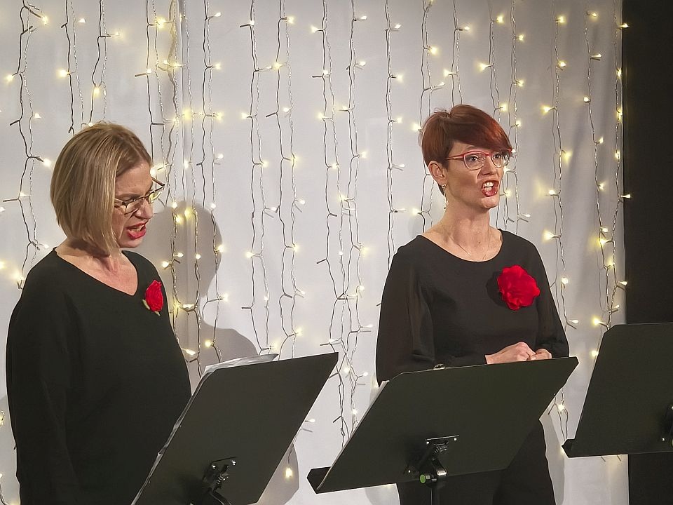 Koncert Grudniowa Kolęda w ostrołęckim Klubie Oczko[21.12.2025] - zdjęcie #9 - eOstroleka.pl