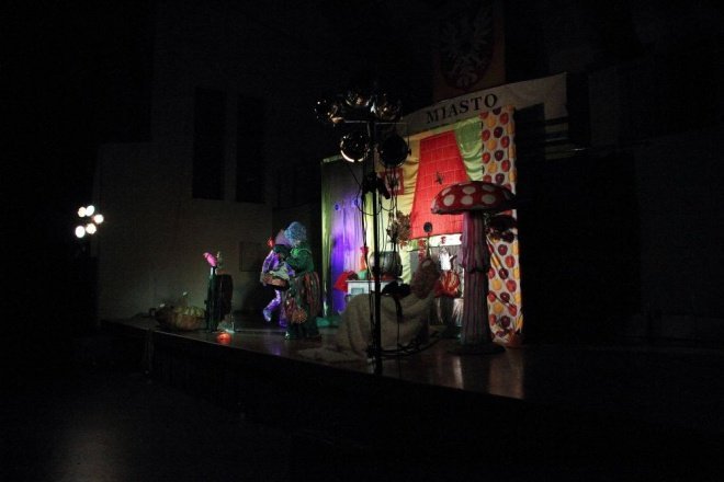 Spektakl eudkacyjny Zaczarowany komuter [7.XI.2011] - zdjęcie #12 - eOstroleka.pl