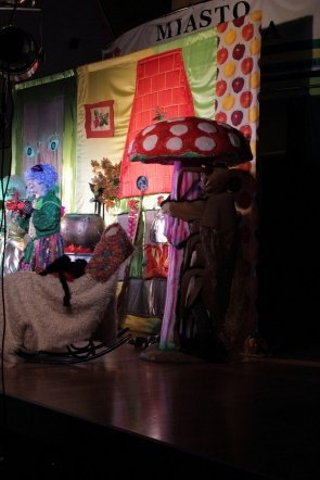 Spektakl eudkacyjny Zaczarowany komuter [7.XI.2011] - zdjęcie #11 - eOstroleka.pl