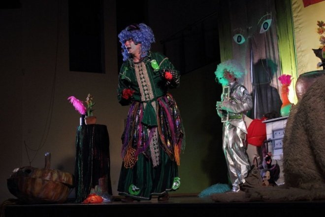 Spektakl eudkacyjny Zaczarowany komuter [7.XI.2011] - zdjęcie #10 - eOstroleka.pl