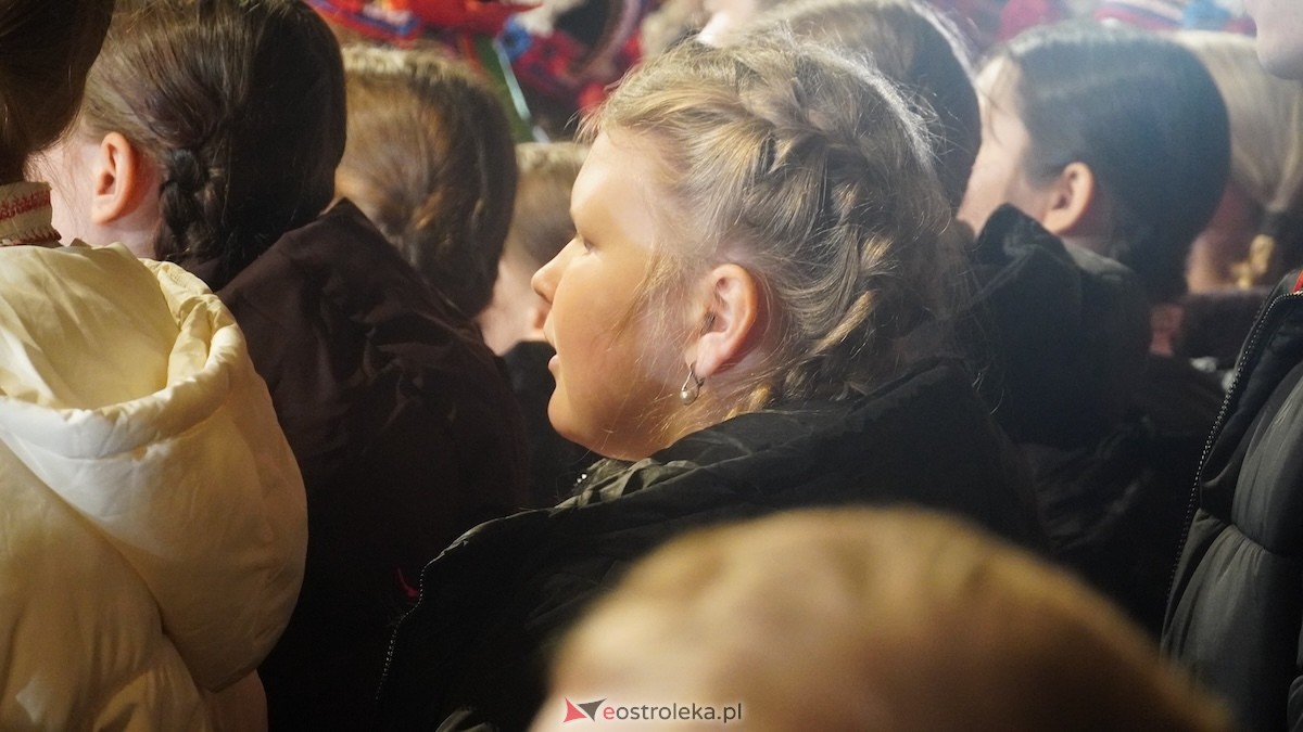 Koncert bożonarodzeniowy w wykonaniu ZPiT Kurpie w Rzekuniu [21.12.2025] - zdjęcie #31 - eOstroleka.pl