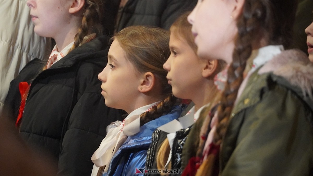 Koncert bożonarodzeniowy w wykonaniu ZPiT Kurpie w Rzekuniu [21.12.2025] - zdjęcie #21 - eOstroleka.pl