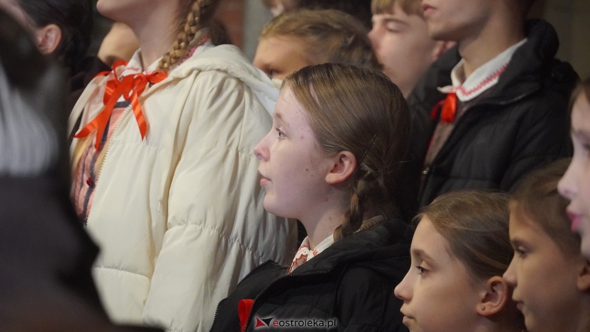 Koncert bożonarodzeniowy w wykonaniu ZPiT Kurpie w Rzekuniu [21.12.2025] - zdjęcie #20 - eOstroleka.pl