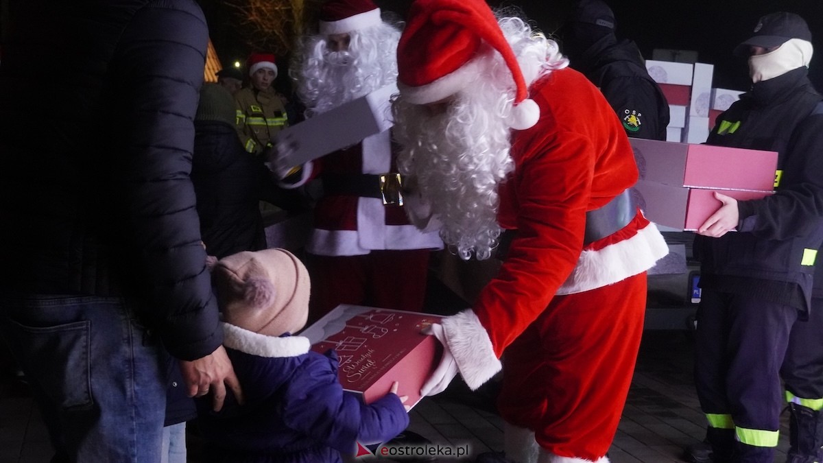 Koncert bożonarodzeniowy w wykonaniu ZPiT Kurpie w Rzekuniu [21.12.2025] - zdjęcie #8 - eOstroleka.pl